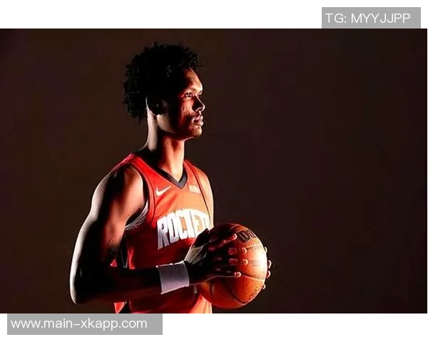 火箭新星谢泼德崭露头角范弗里特热情转发引发关注